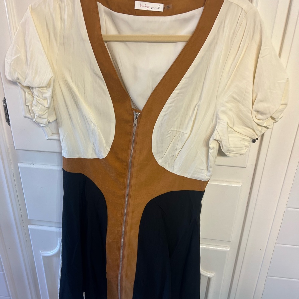 Chic Two-Tone Mini Dress